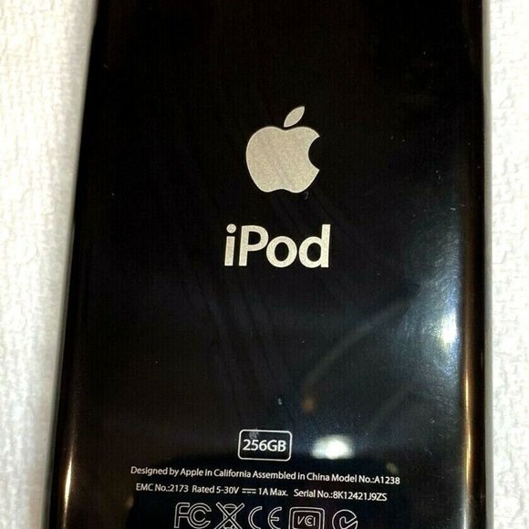 Apple iPod classic 7th Generation Gray Black (256GB) SSD Bundle New Acce… - Picture 6 of 7